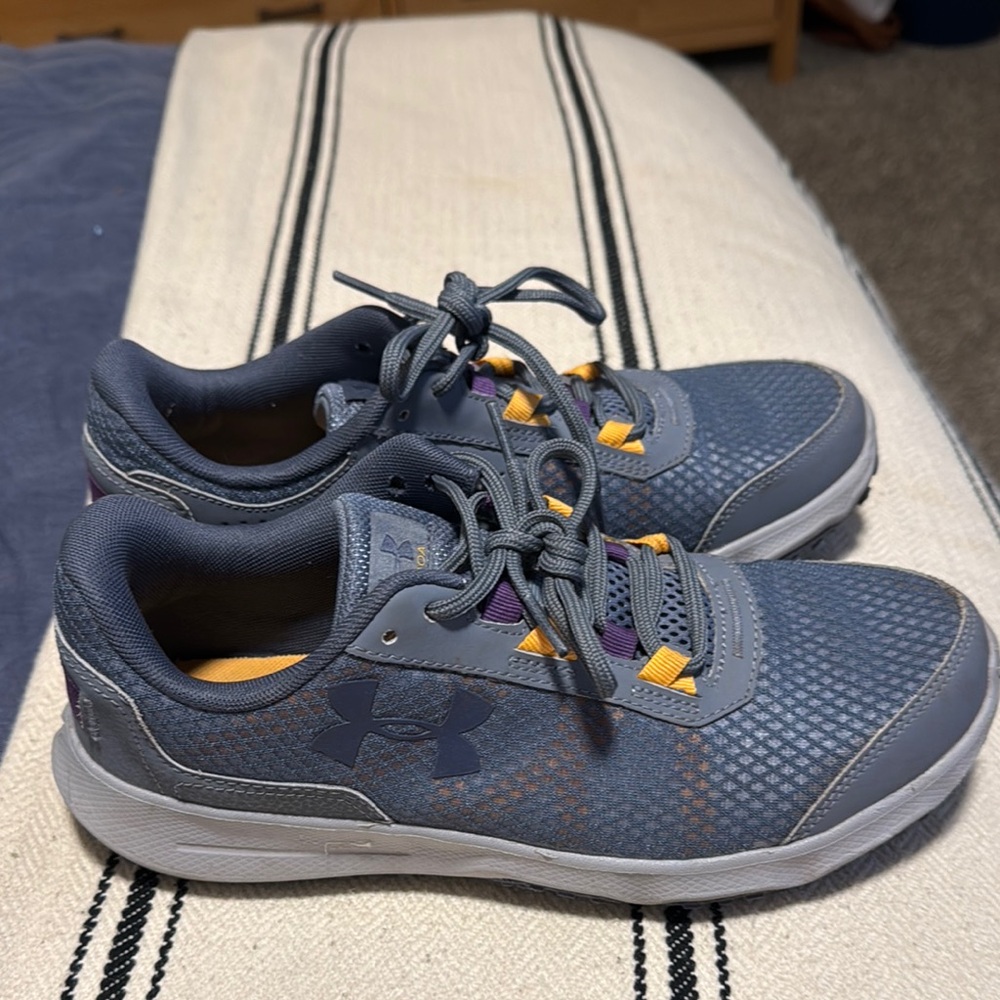 Under Armour Women’s Gray Athletic Shoes